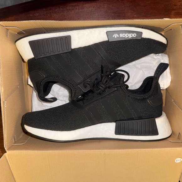 Adidas NMD R1 shoes Men 7/Women 8.5 main image 5